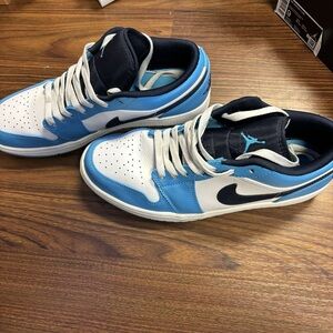 Size 9 Men’s Jordan 1 UNC 2021